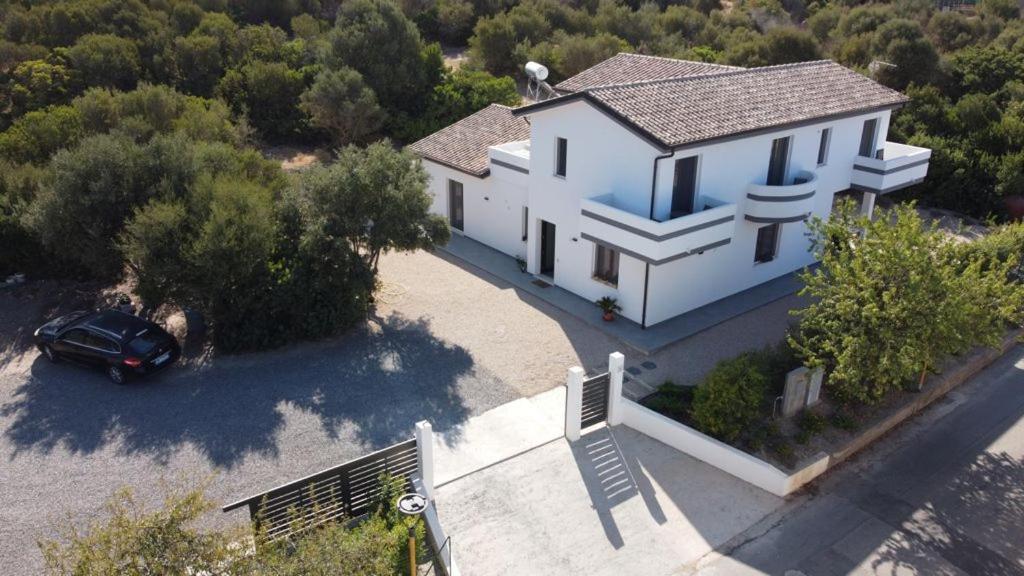 B&B Juniperus Sant'Anna Arresi Eksteriør billede